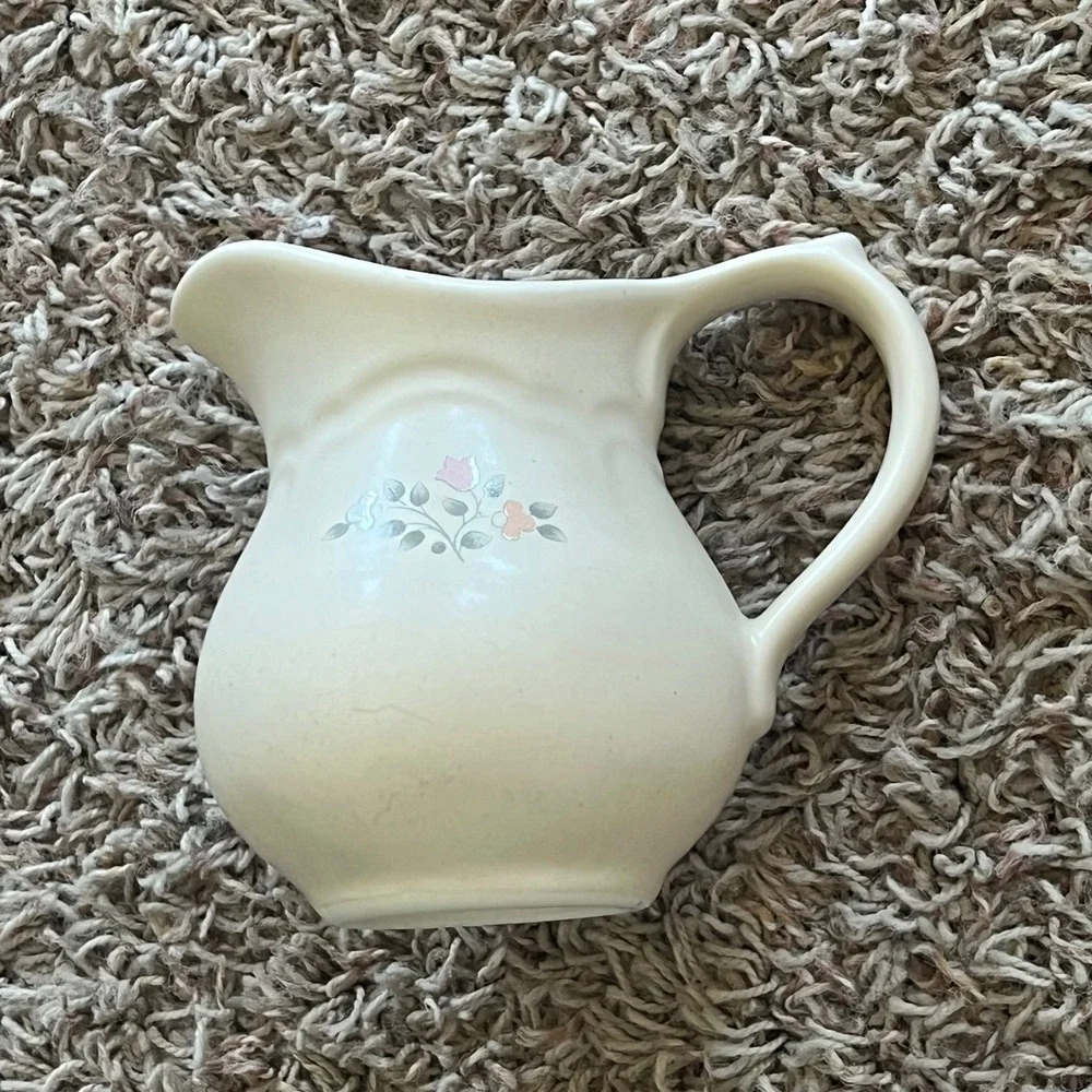 Pfaltzgraff‎ Vintage Remembrance Creamer Pitcher Vase Stoneware Floral